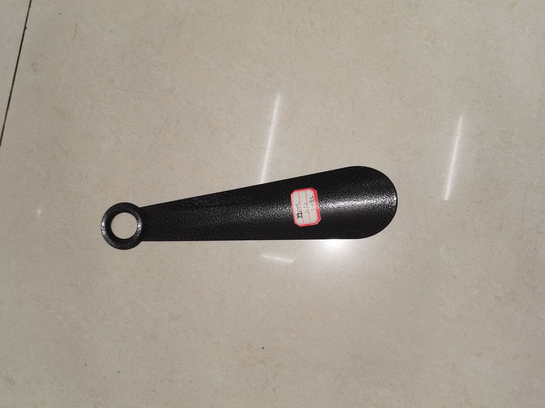 A Shoehorn full figure