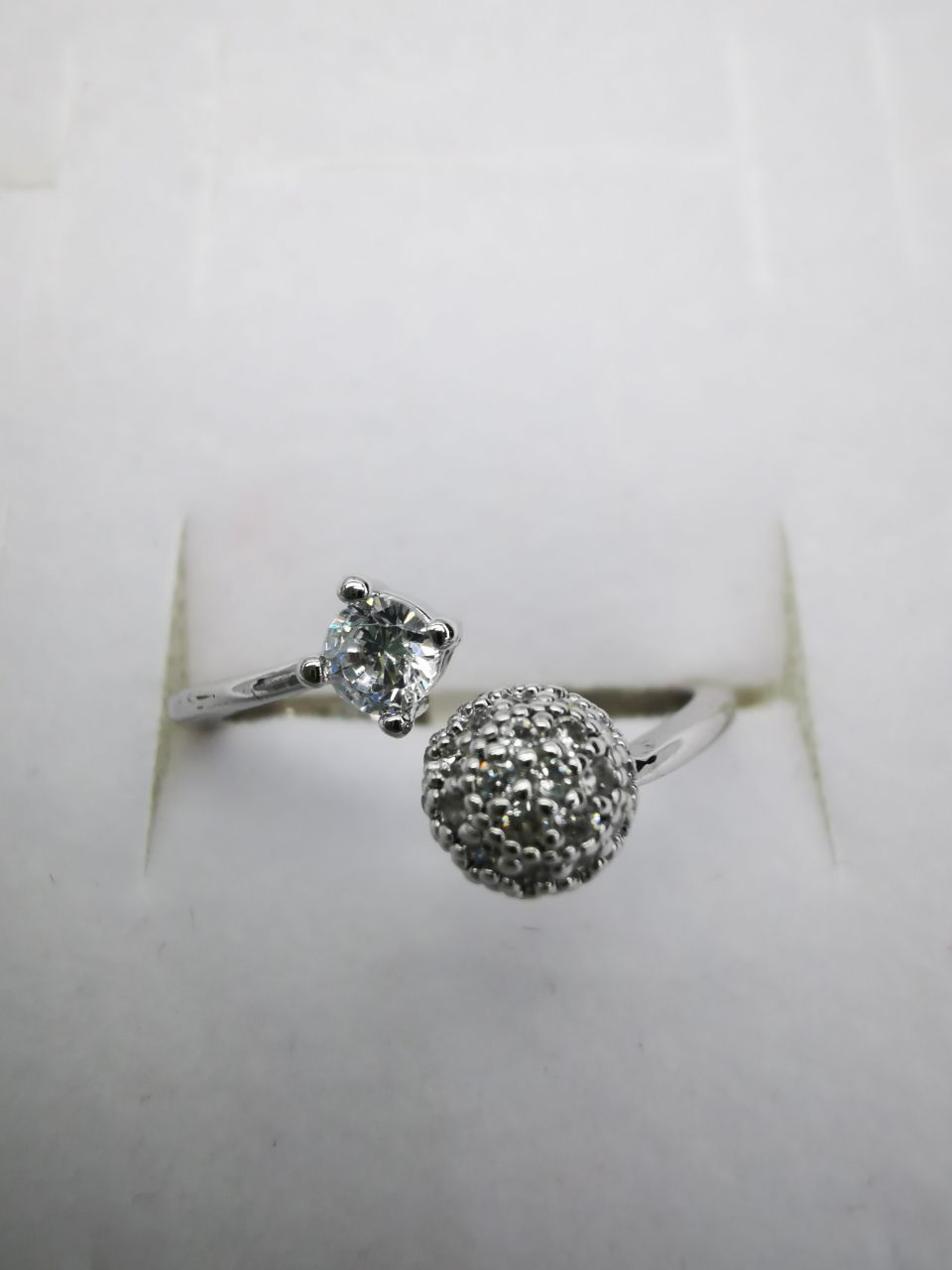 1 Korean-style pure copper ring for girls, a simple and fashionable ins style small round bean set ring with adjustable opening details Picture