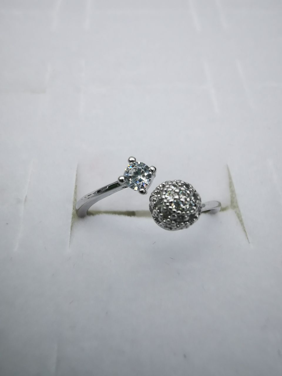 1 Korean-style pure copper ring for girls, a simple and fashionable ins style small round bean set ring with adjustable opening Specification image