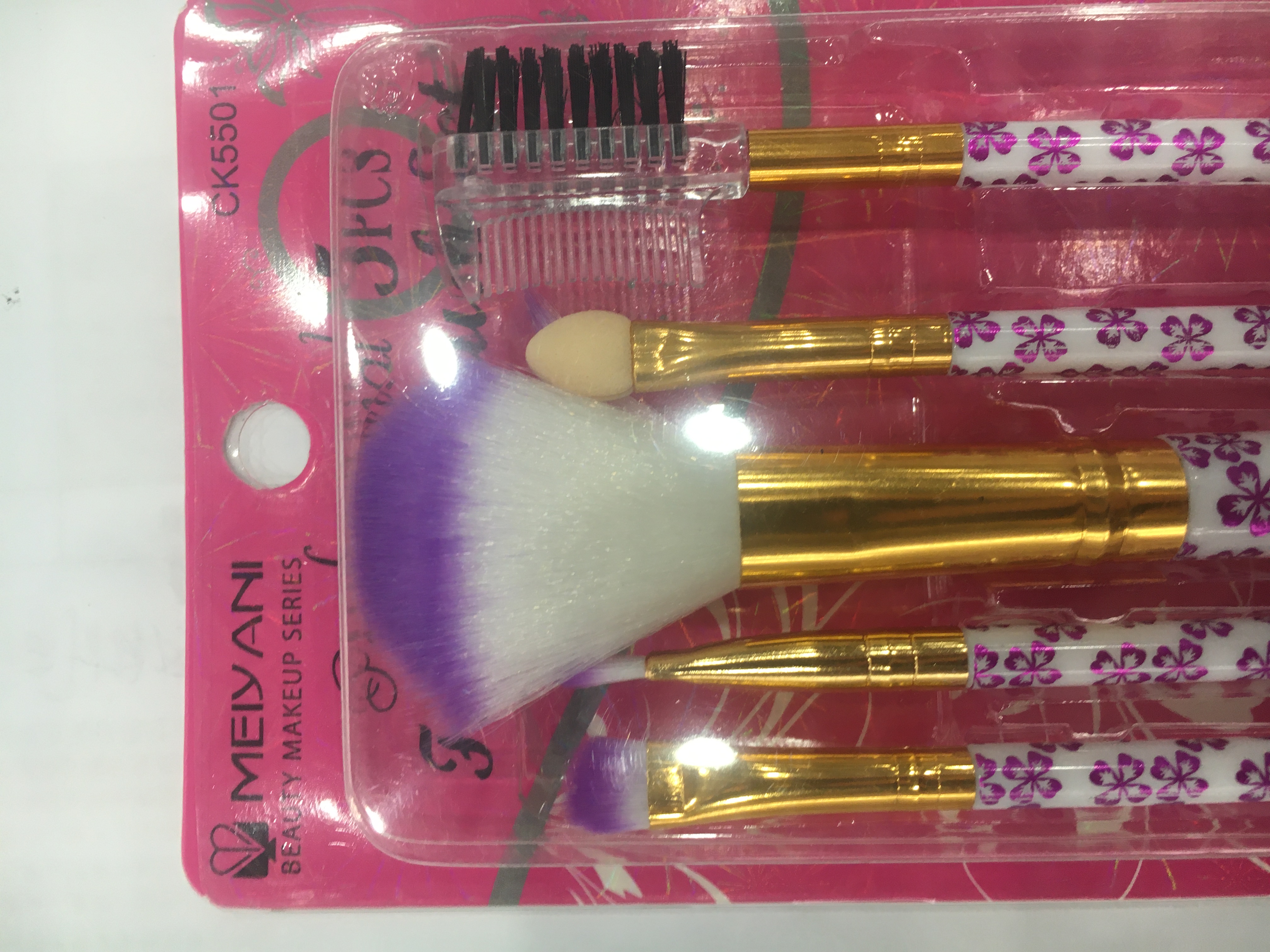 Makeup brush Makeup brush