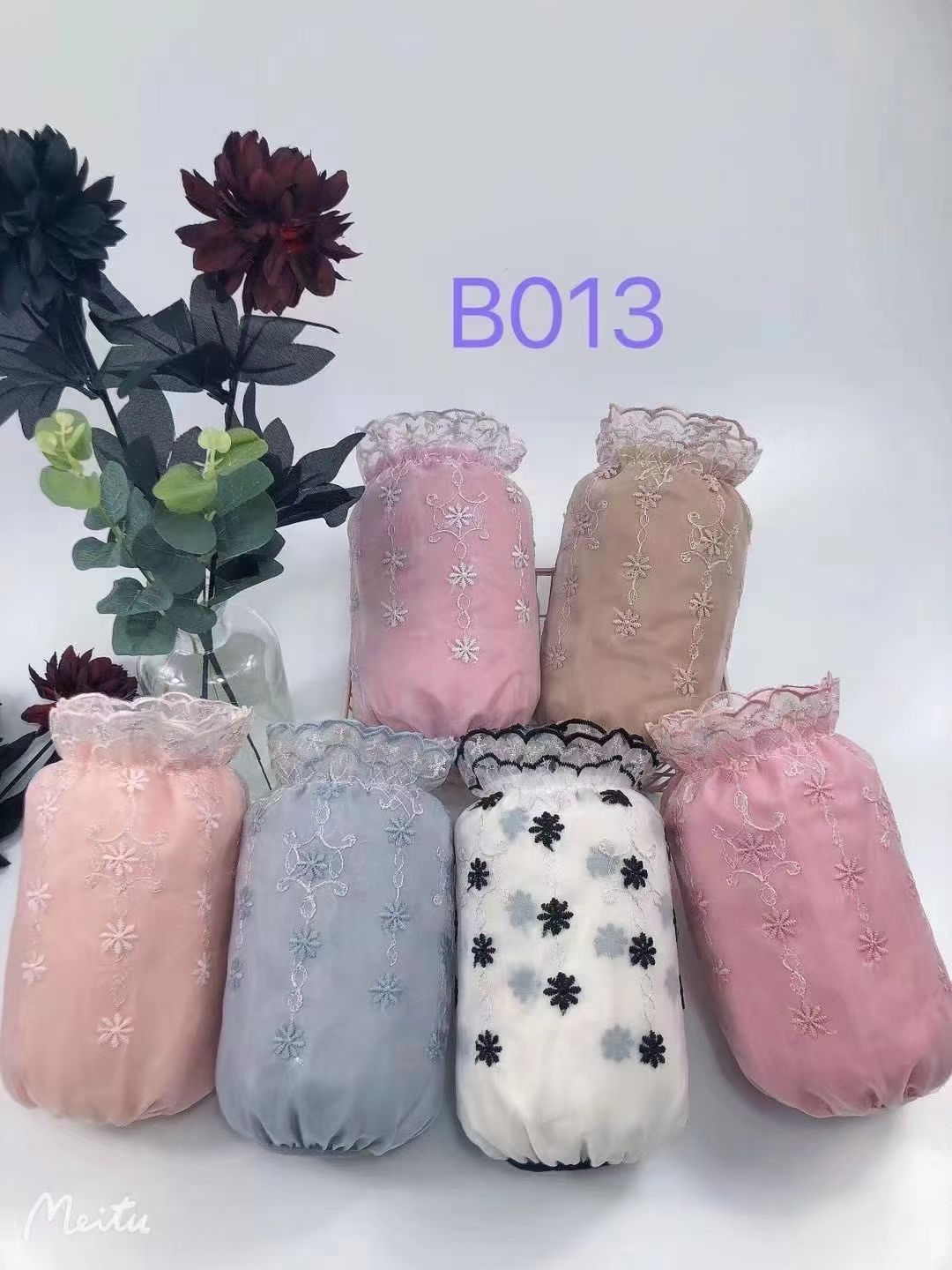 Winter waterproof sleeve covers are available in various colors and styles. Long oil-proof and stain-resistant sleeves for women details Picture