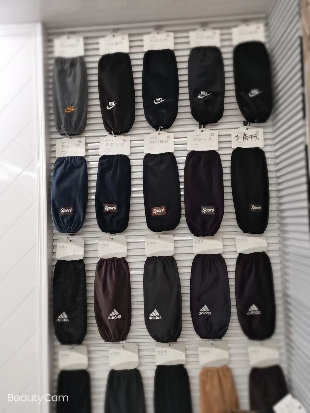 Winter waterproof sleeve covers are available in various colors and styles. Long oil-proof and stain-resistant sleeves for women Specification image