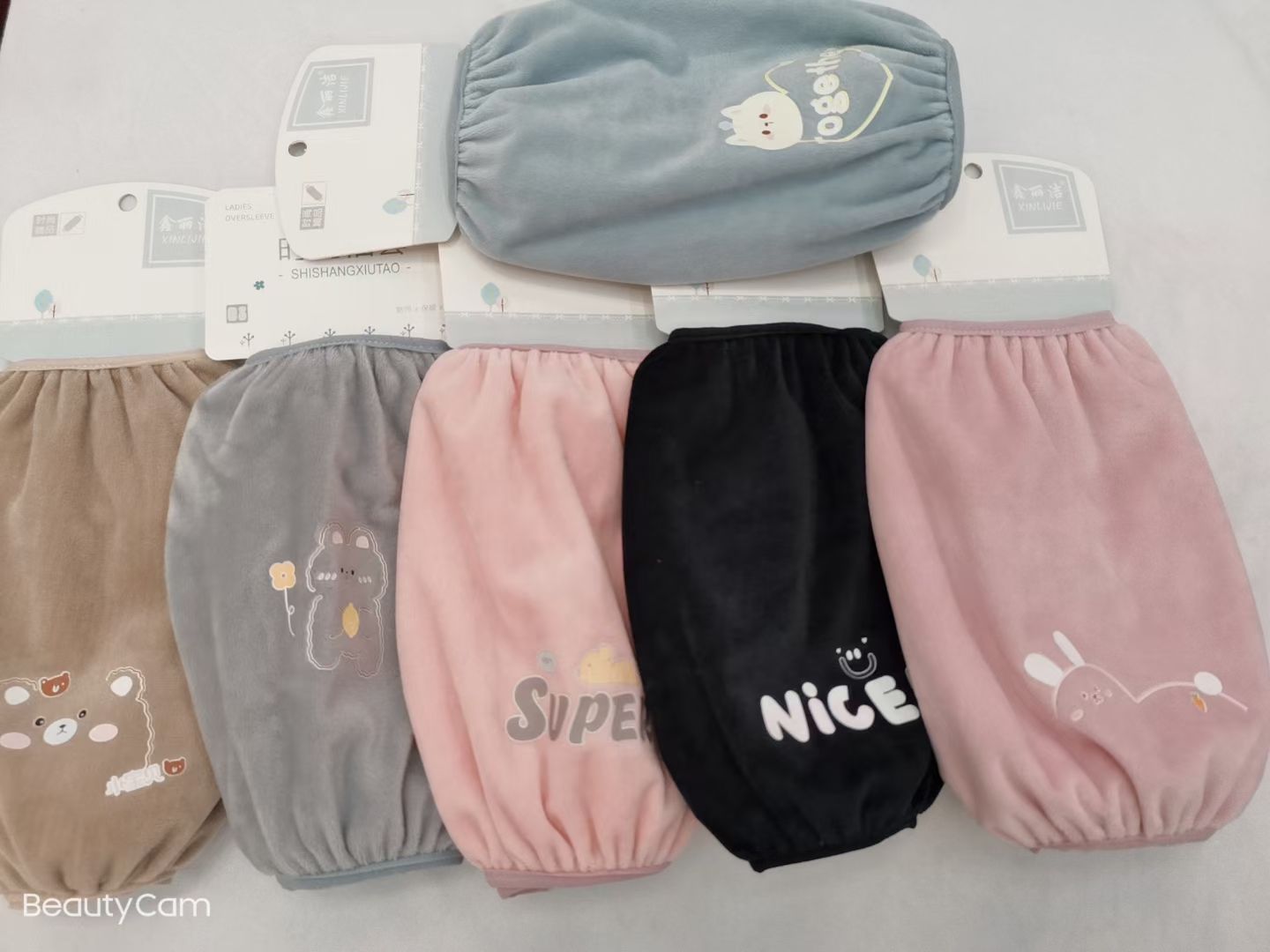 Winter waterproof sleeve covers are available in various colors and styles. Long oil-proof and stain-resistant sleeves for women Specification image