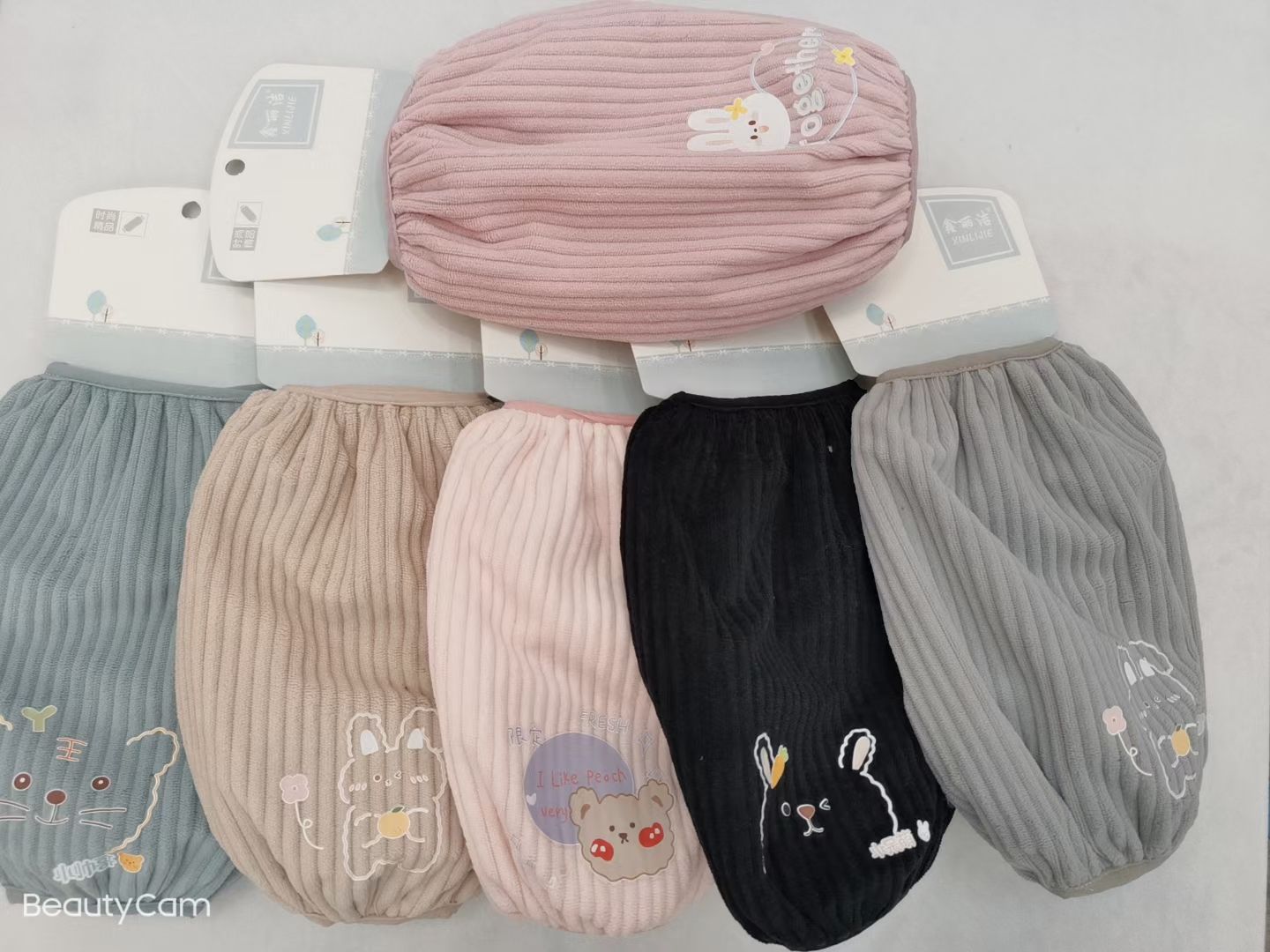 Winter waterproof sleeve covers are available in various colors and styles. Long oil-proof and stain-resistant sleeves for women Specification image