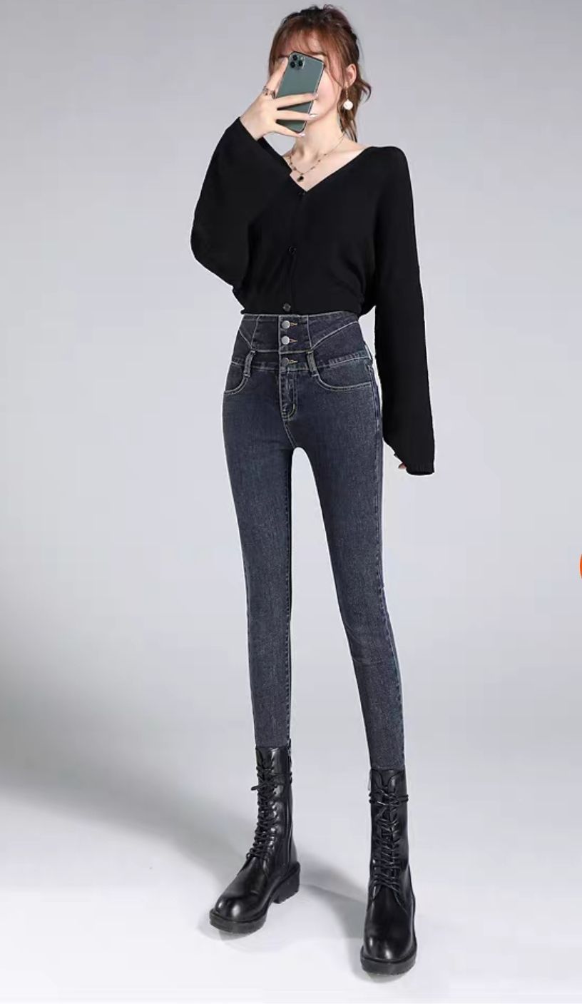 High-waisted and high-elastic jeans for women