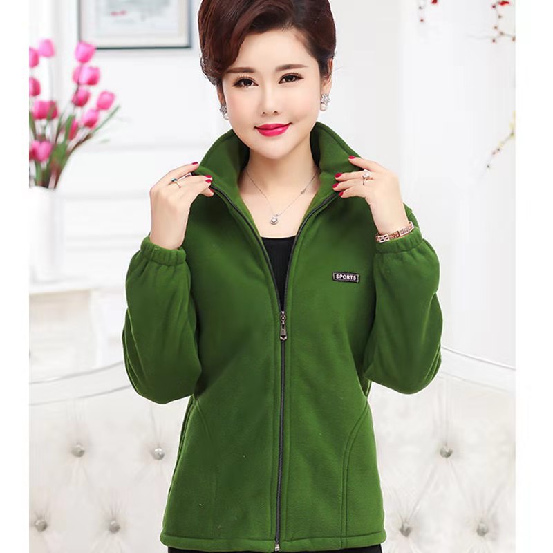 Direct sales from the manufacturer of large-sized women's fleece jackets and loose outdoor sports sweatshirts for middle-aged and elderly women in autumn 2021 Application Scenario