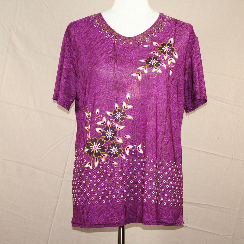 New summer 2020 women's short-sleeved T-shirts for middle-aged and elderly people, large-sized ice silk mom outfits, direct sales from the manufacturer at street stalls Application Scenario