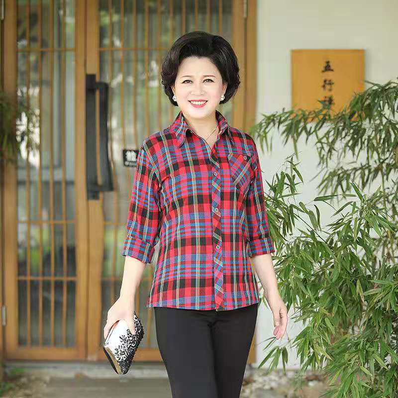 Cotton checked shirts for middle-aged and elderly women's clothing Application Scenario