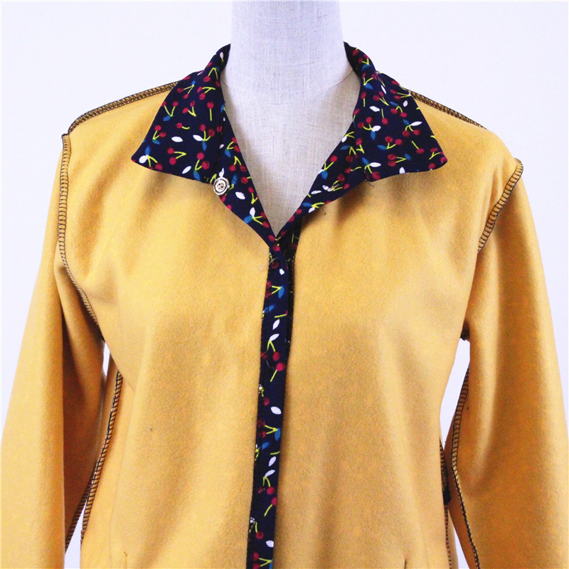 Wholesale of casual mom wear, middle-aged and elderly women's clothing with fleece cardigans, middle-aged people's clothing with thickened autumn and winter warm tops Item Picture