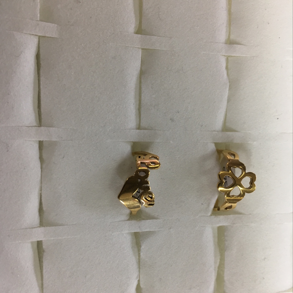 Cheng jie joyería material de acero inoxidable anillo oro calado diseño de juego estilo único encanto tendencia de moda casual temperamento elegante Specification image