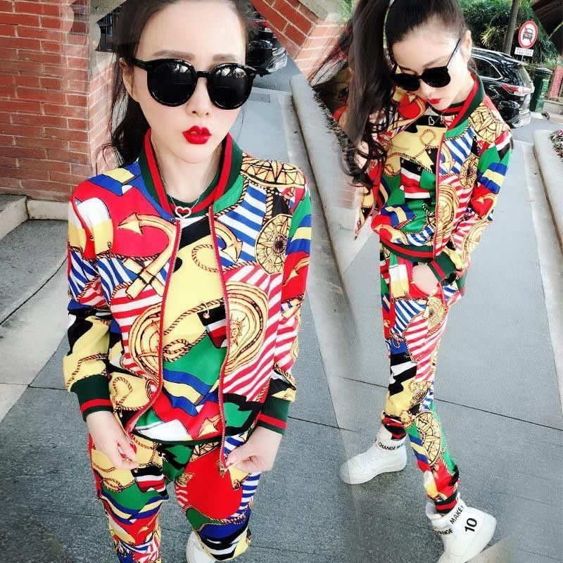 时尚休闲套装实物图