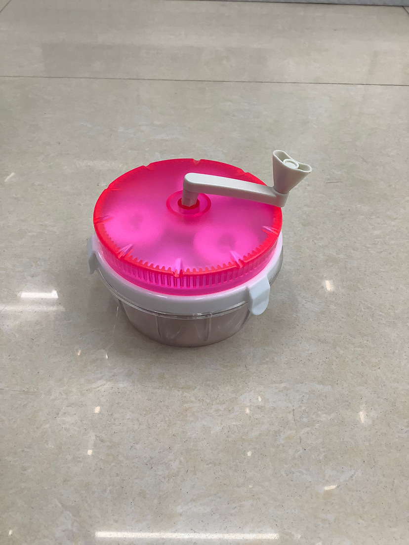 Hand-cranked vegetable cutter details Picture
