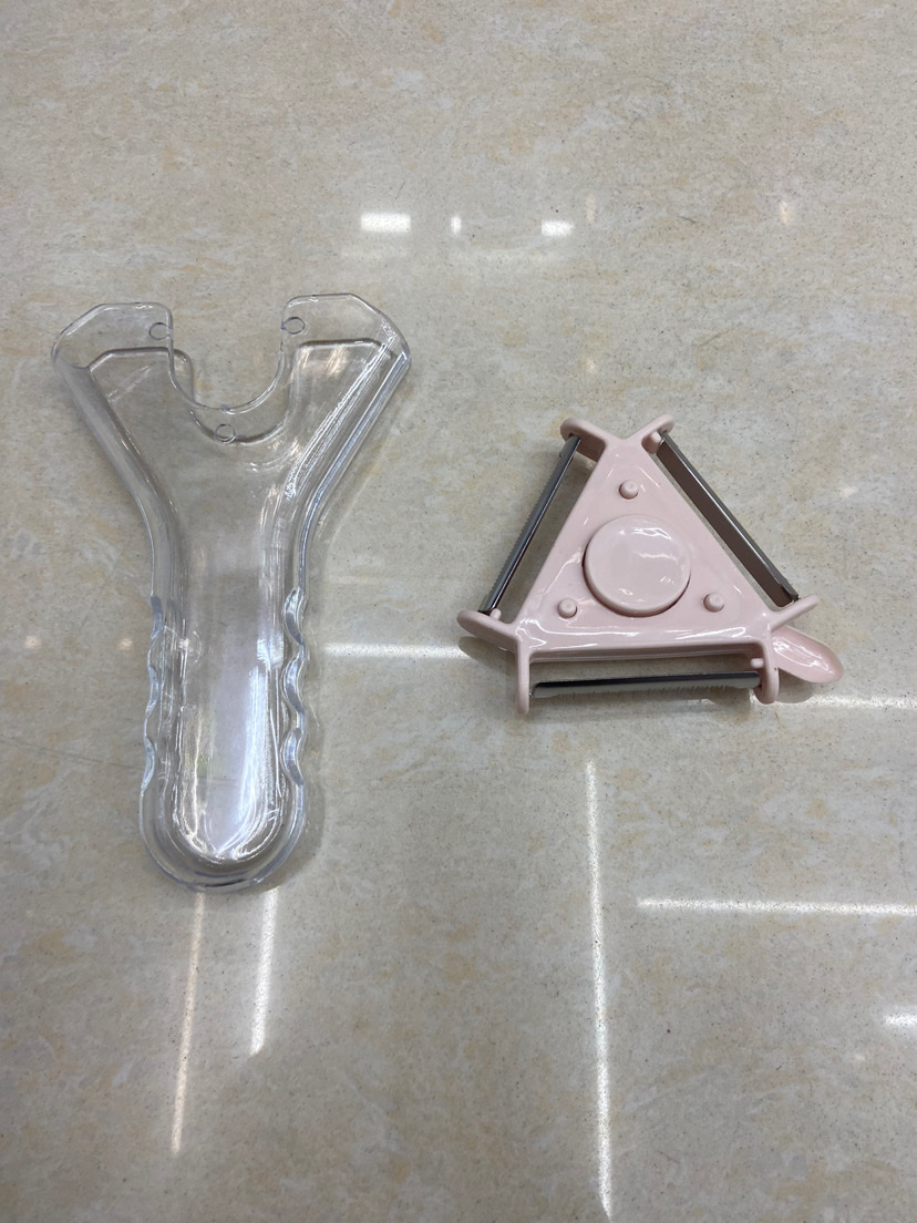 3-in-one fruit and vegetable peeler detail image 4
