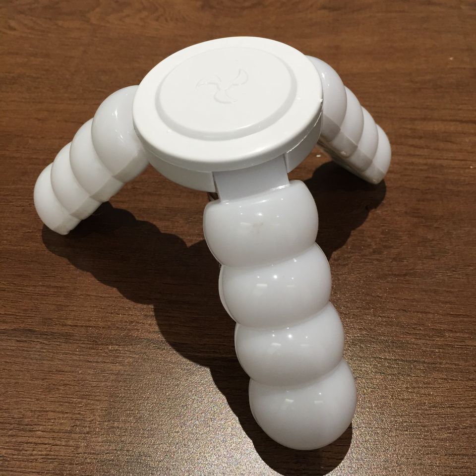 Creative folding sugar-coated haws on a stick mini three-leaf light, garage leaf light and white LED light for foreign trade sales Specification image