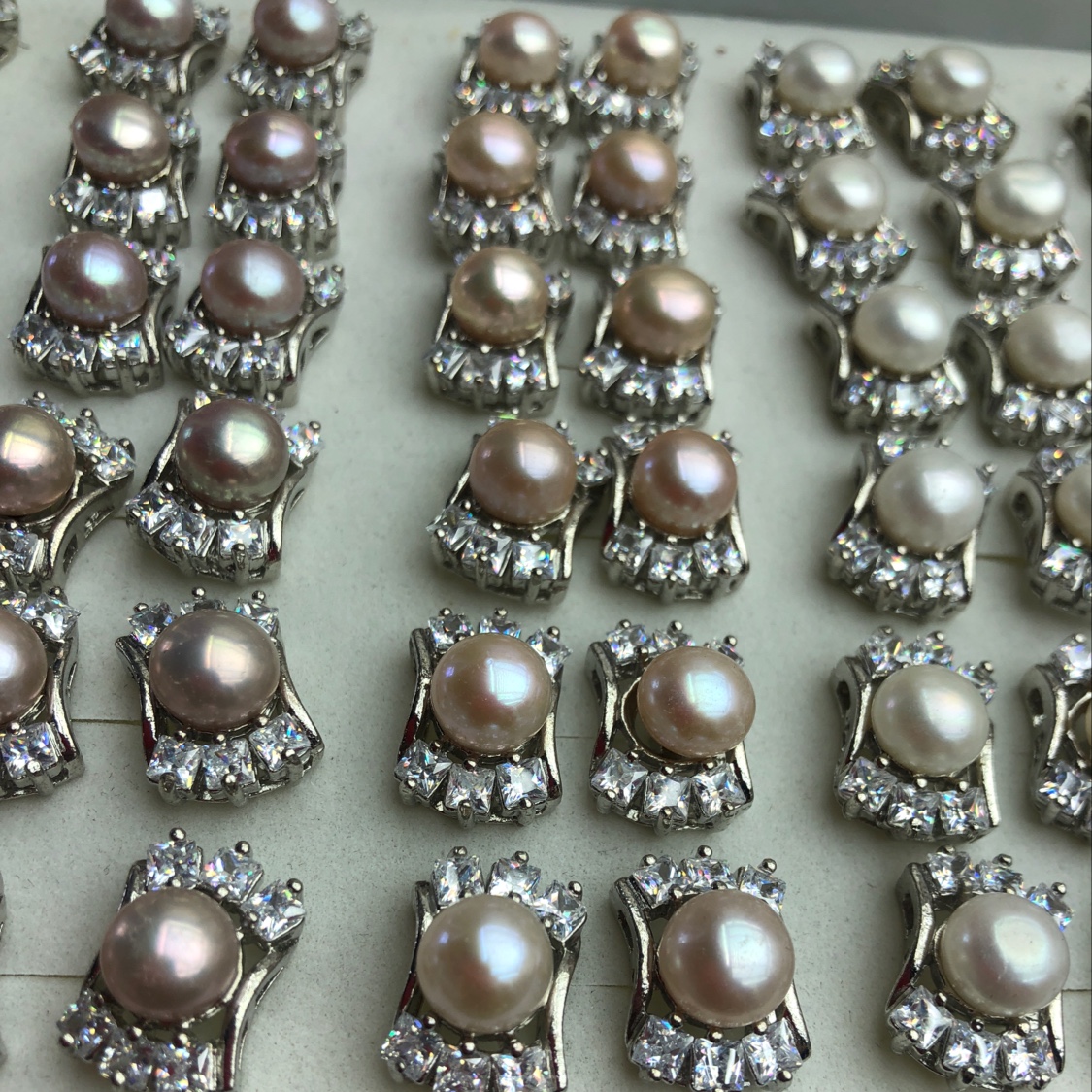 天然珍珠耳钉产品图