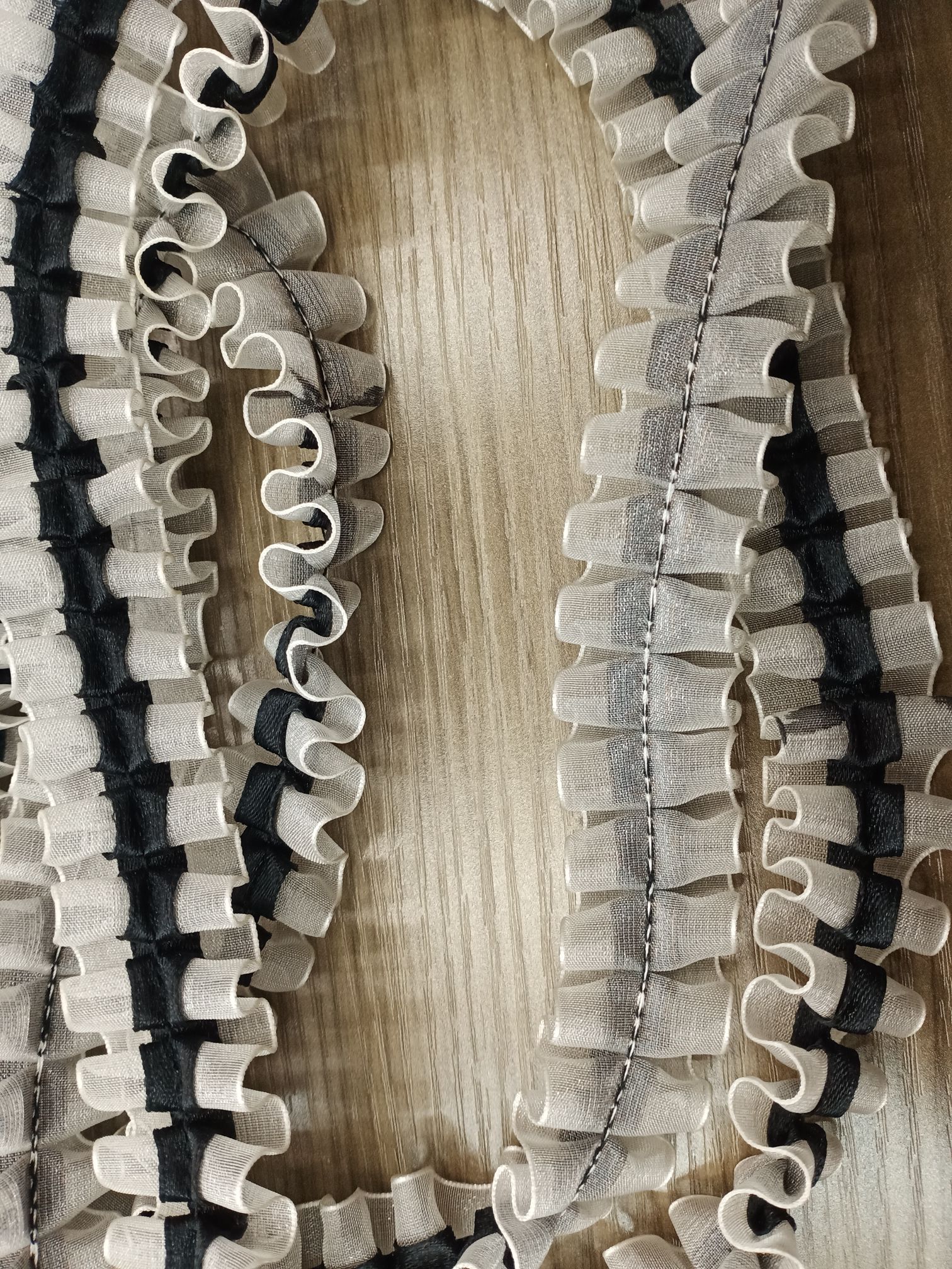 Satin cloth detail image 1