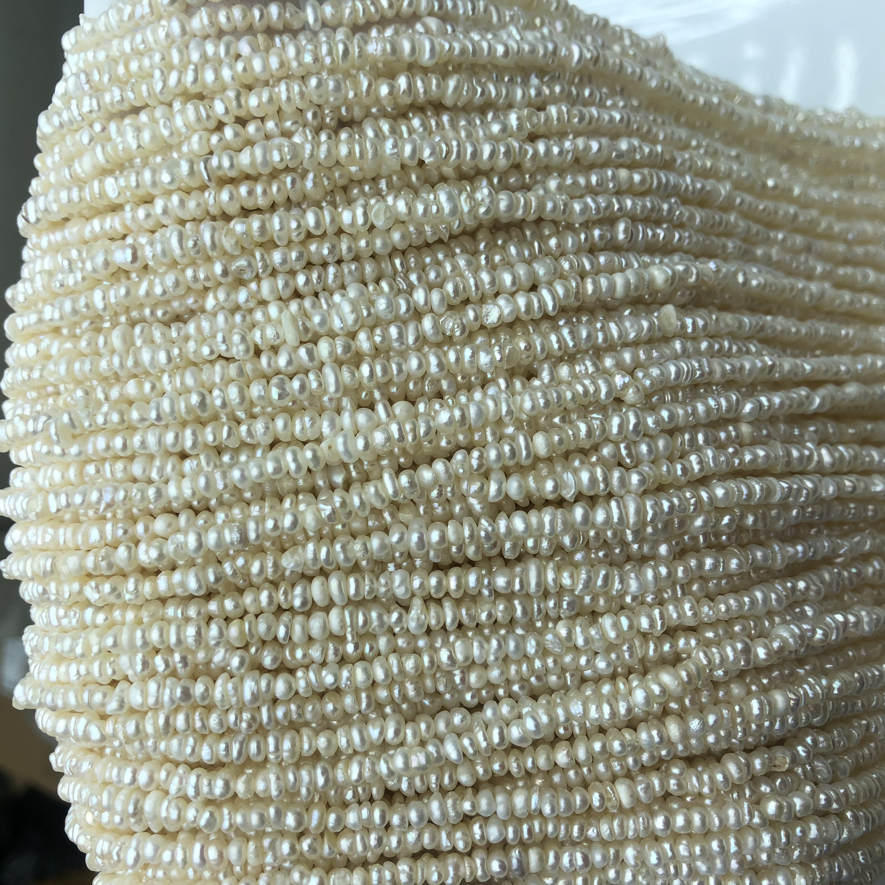 2.5-3mm扁珠，精致的女人配戴完美的珍珠详情图1