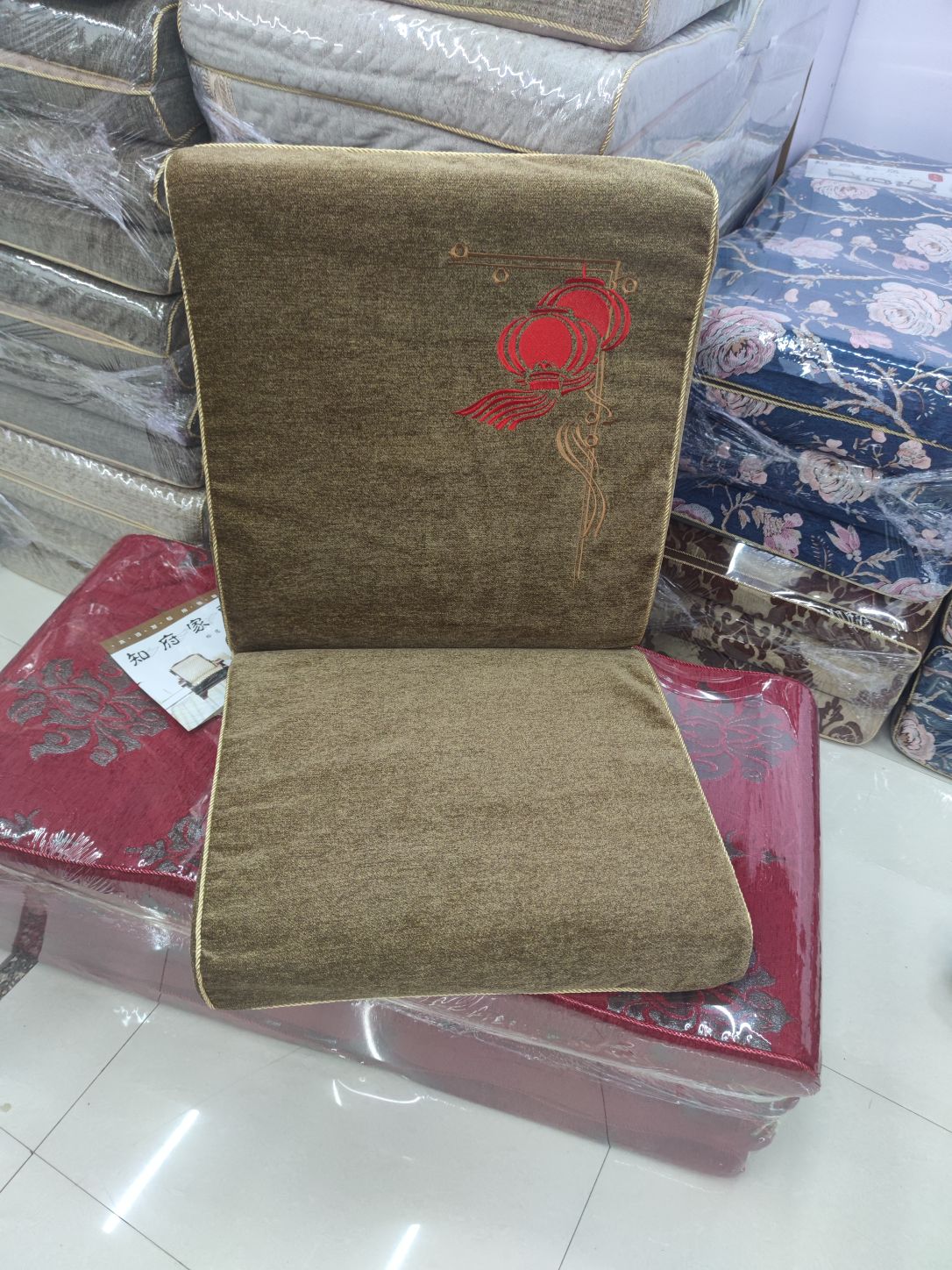Factory direct sales of brown sofa cushions wholesale