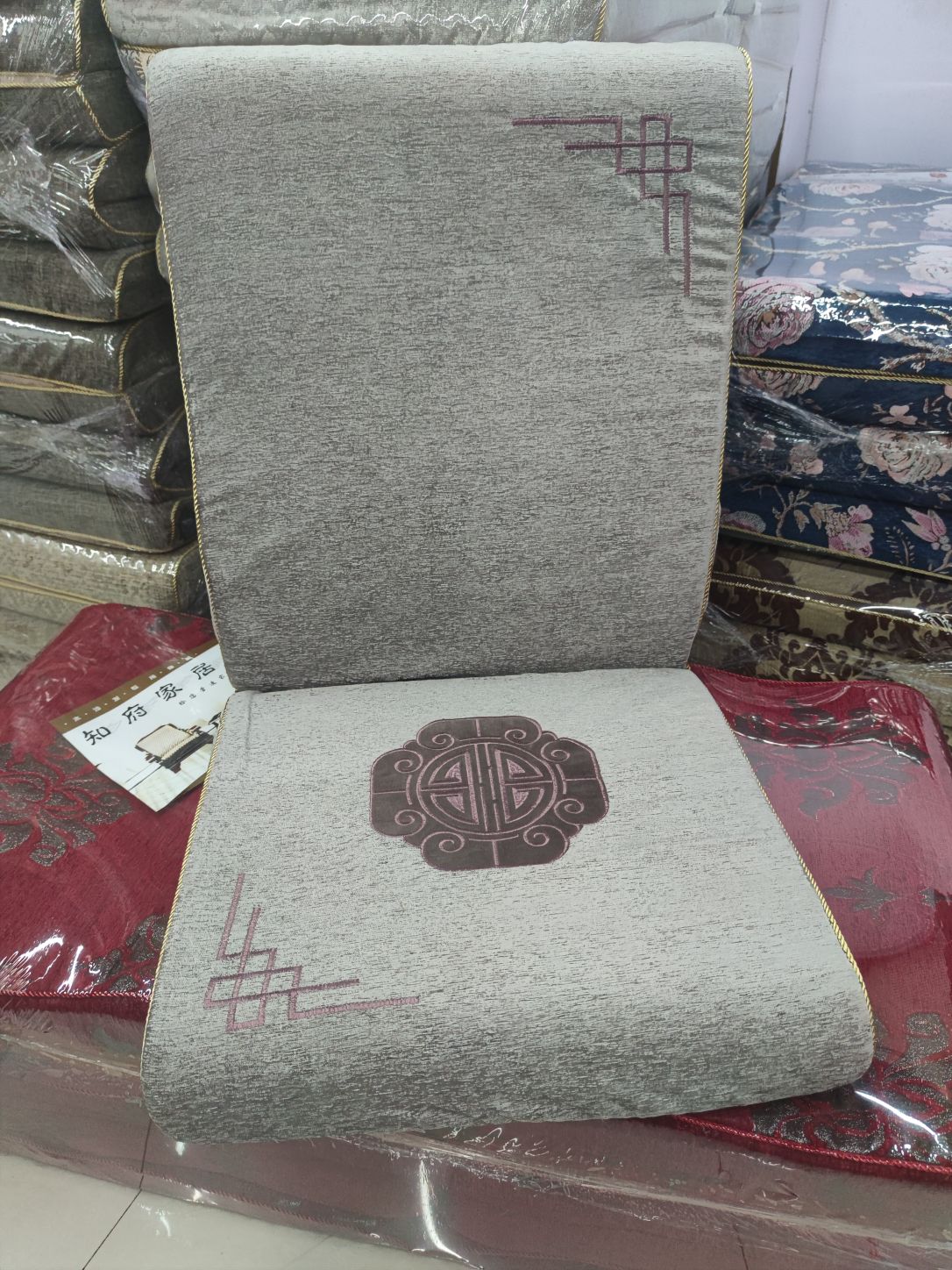 Factory direct sales of wholesale grey sofa cushions