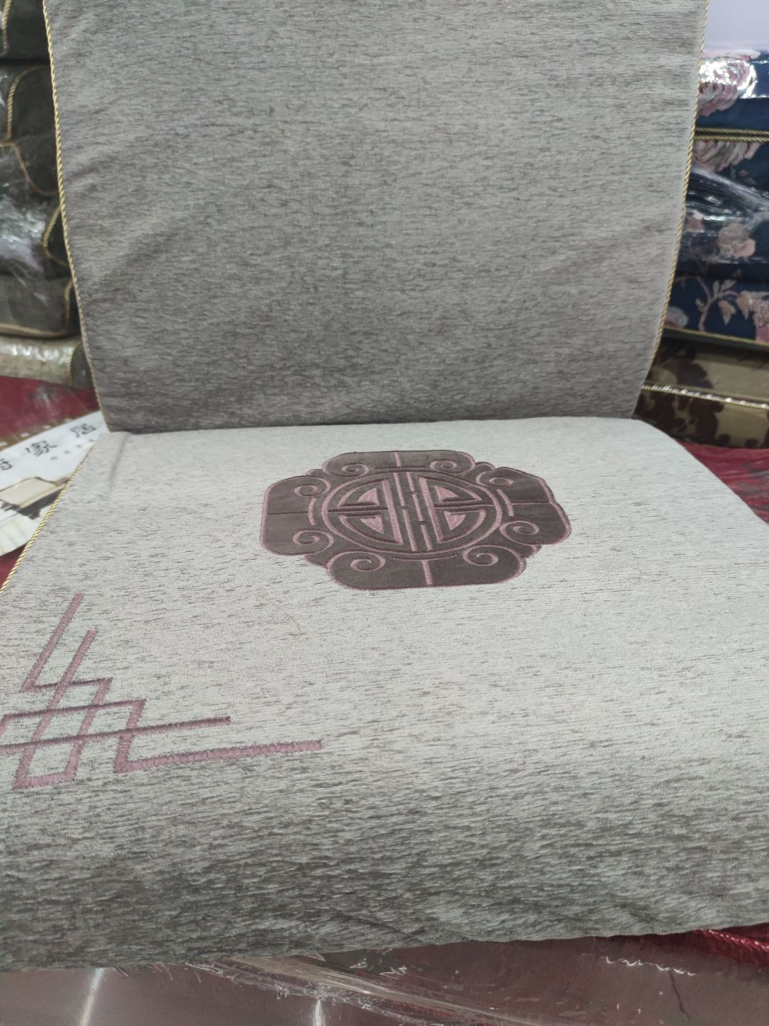 Factory direct sales of wholesale grey sofa cushions Specification image