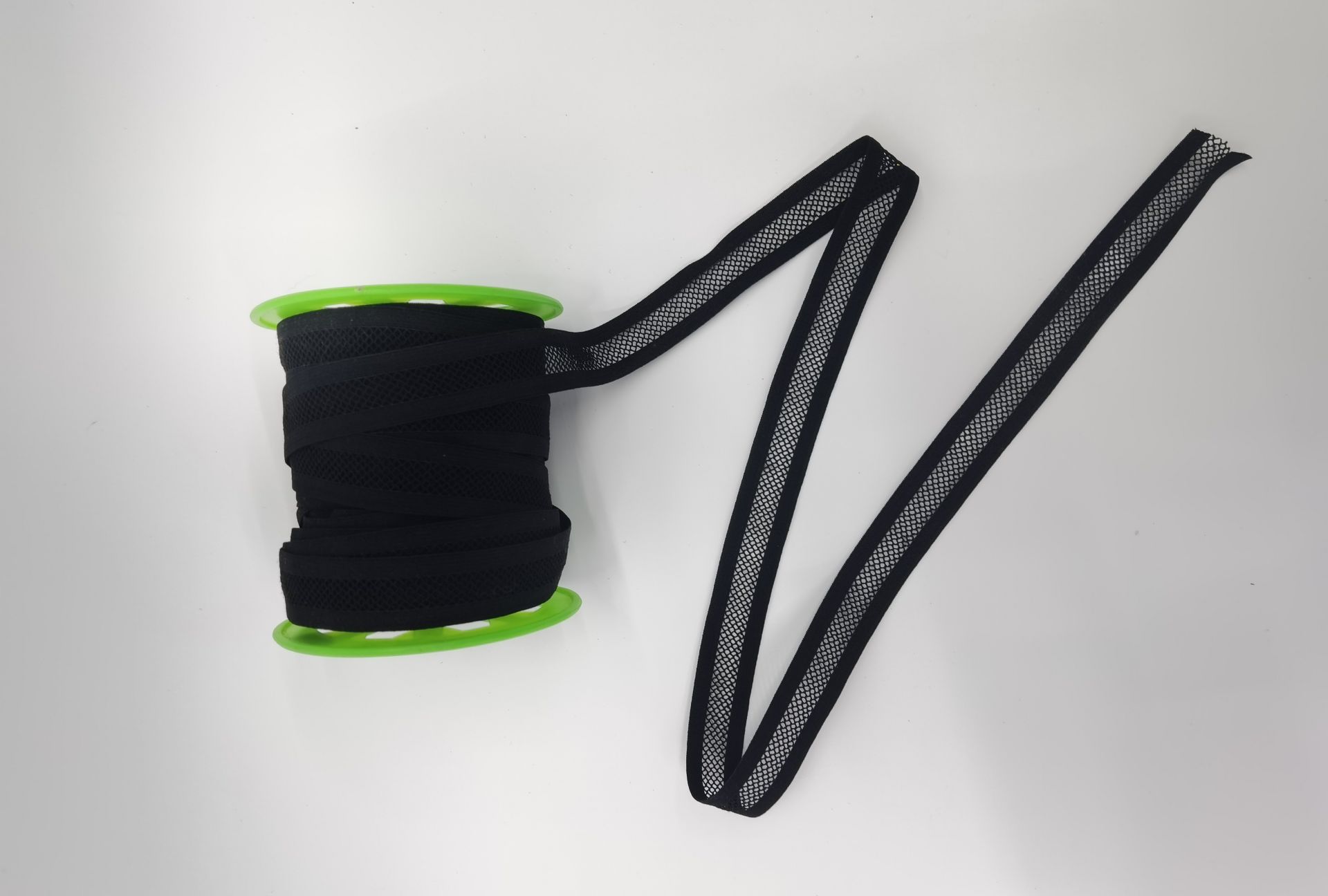Производители продают одежду, украшения, кружева Specification image
