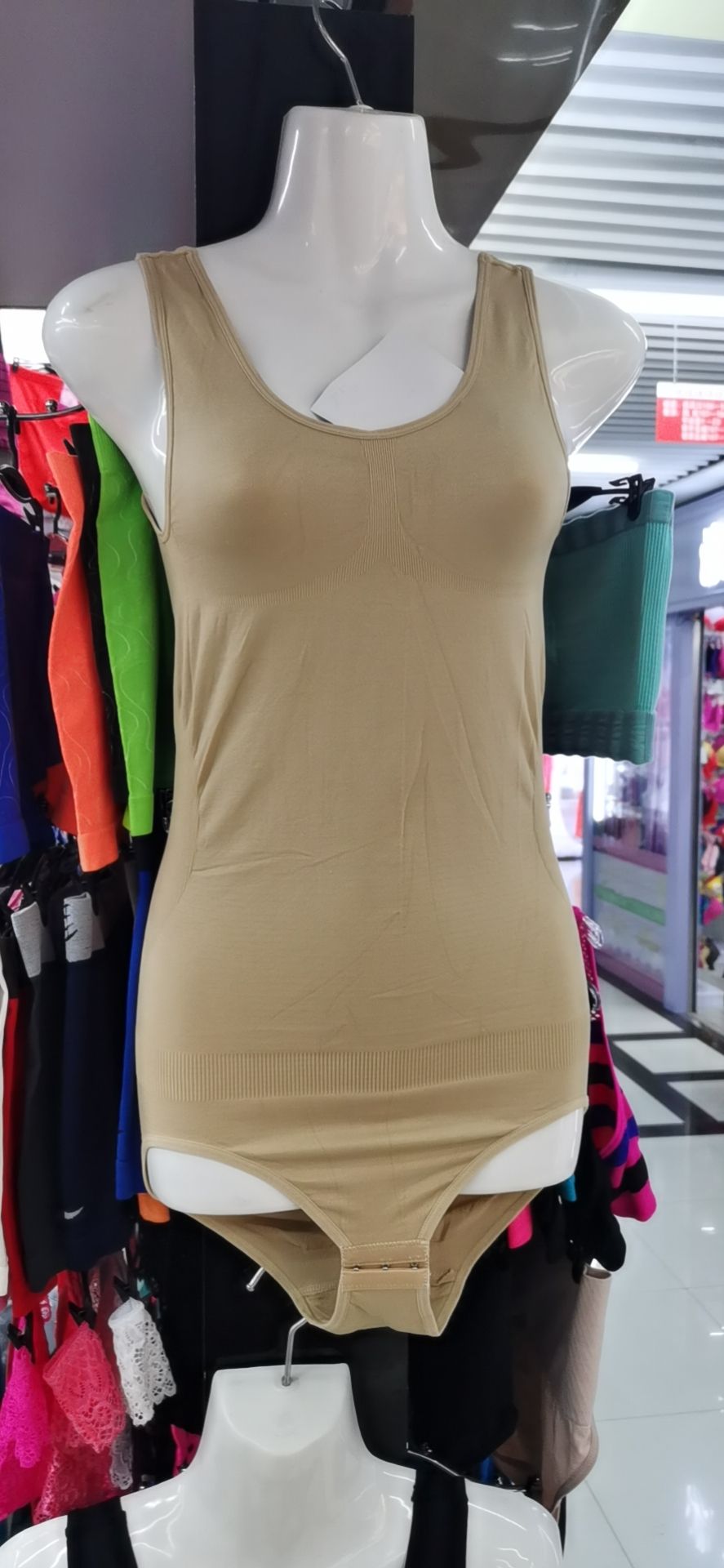 连体内衣无缝锦纶内衣产品图