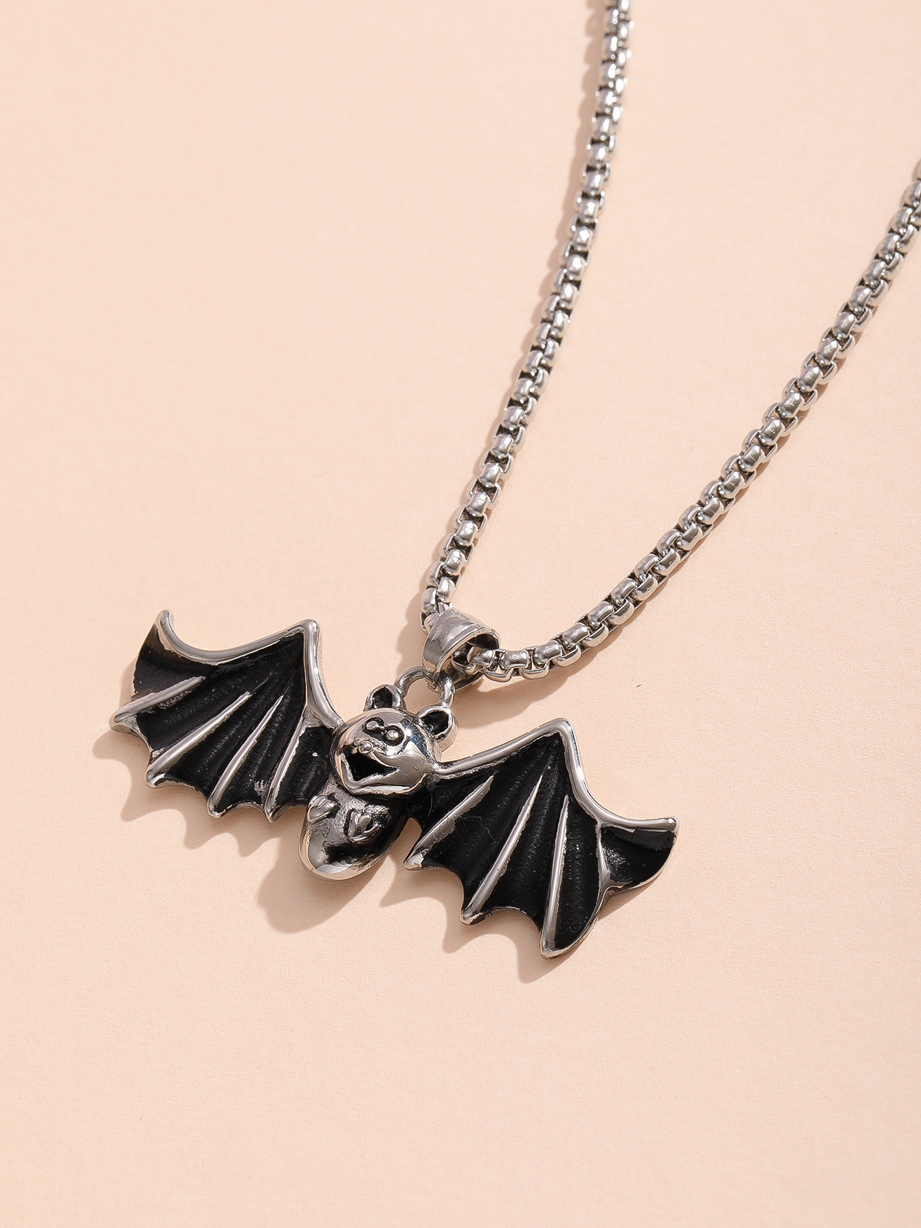 不锈钢项链/合金白底实物图