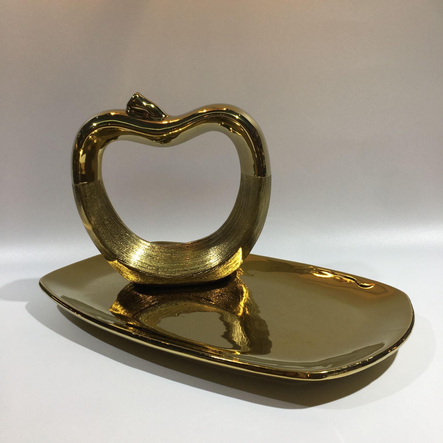 In 2025, ceramic handicrafts, hotel decorations, home furnishings, apartment ornaments, living room ornaments, dining room ornaments, study ornaments, wine cabinet ornaments, TV cabinet ornaments, popular and best-selling ceramic ornaments in Yiwu Small Commodities City Application Scenario