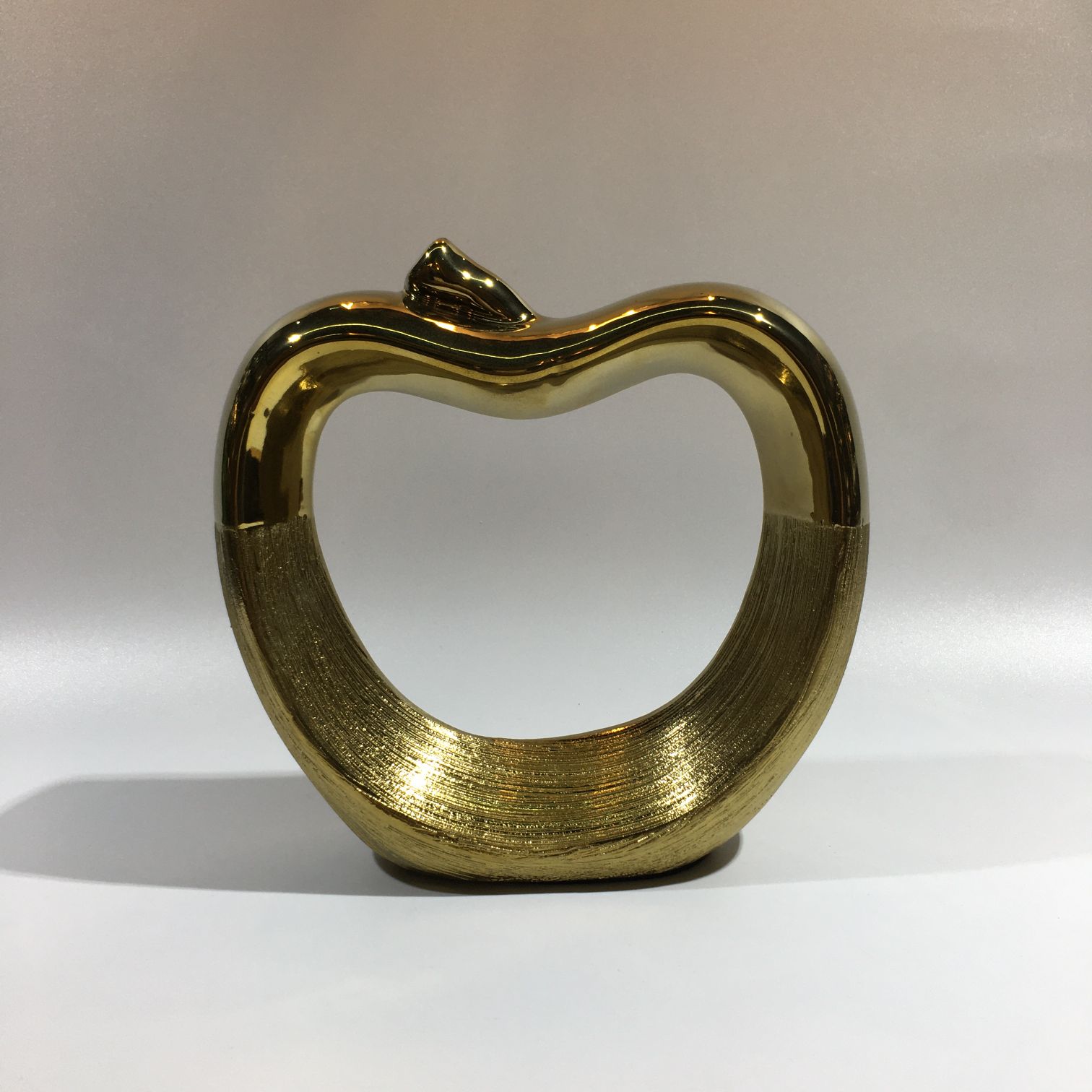 In 2025, ceramic handicrafts, hotel decorations, home furnishings, apartment ornaments, living room ornaments, dining room ornaments, study ornaments, wine cabinet ornaments, TV cabinet ornaments, popular and best-selling ceramic ornaments in Yiwu Small Commodities City detail image 4