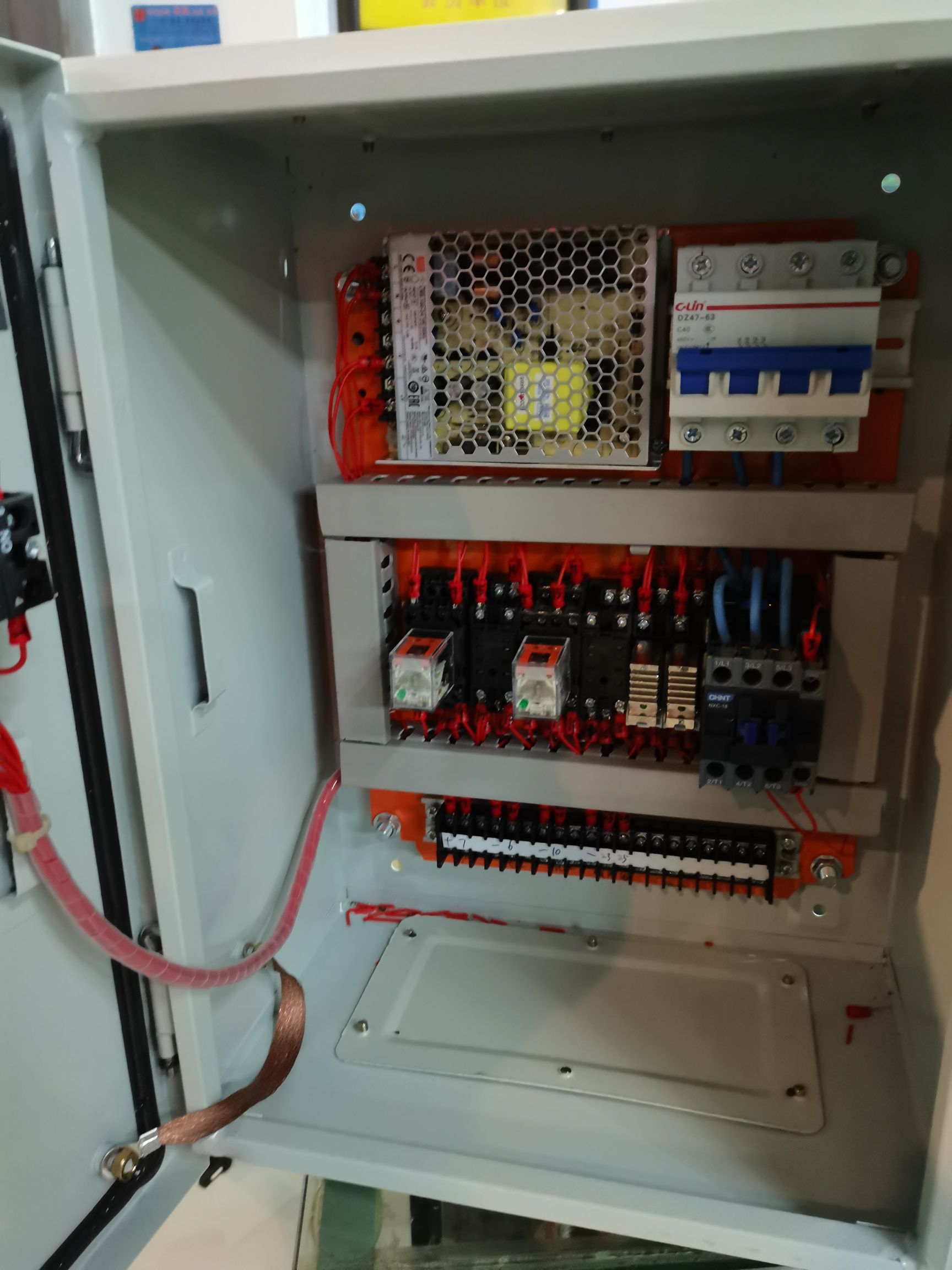 Hydraulic system control box Specification image