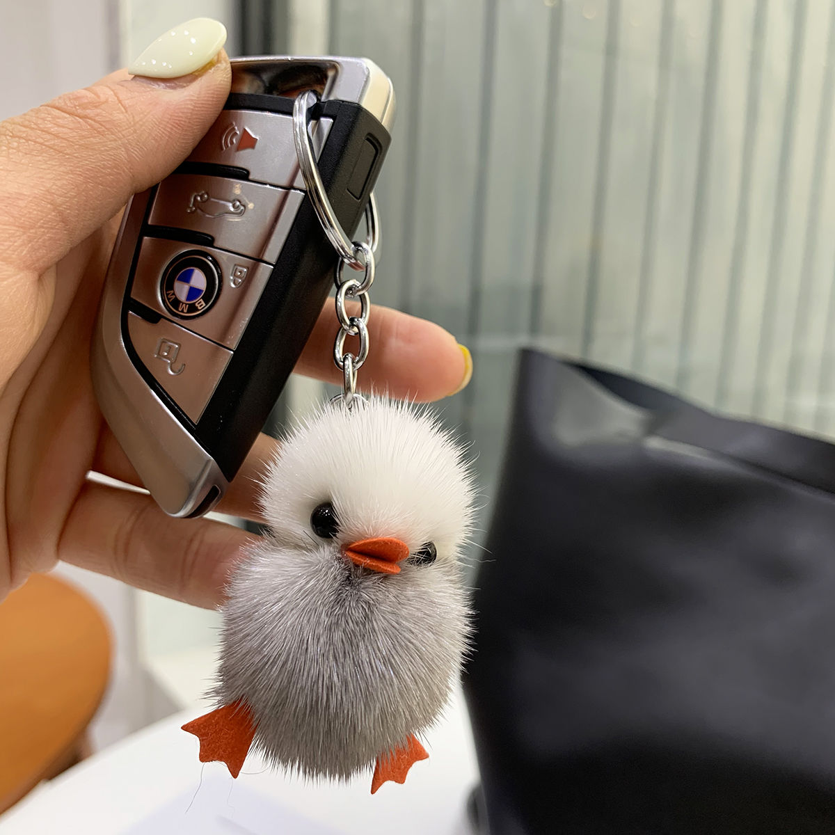 【 The Caterpillar on Vacation 】 Korean Instagram cute and ugly rabbit fur car keychains, bags, pendants and gifts details Picture