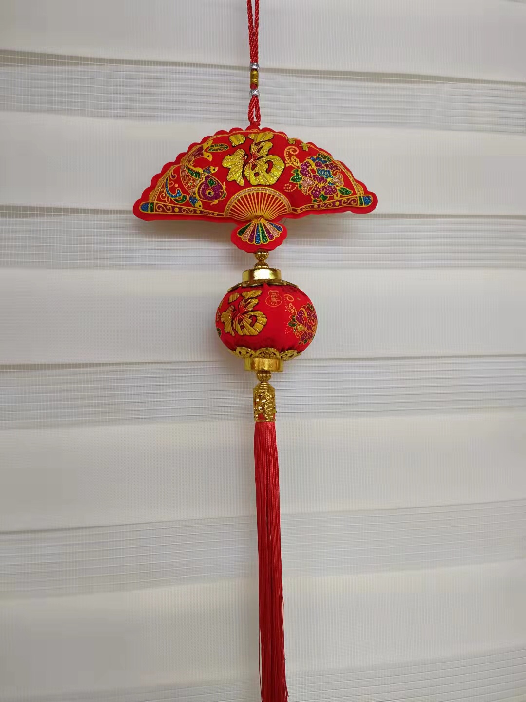 Direct sales from the manufacturer of festive and festival supplies, fan-shaped lantern pendants and velvet fabric Specification image