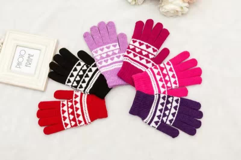 Knitted gloves Specification image