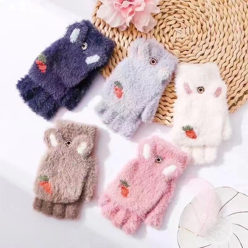 Cute gloves details Picture