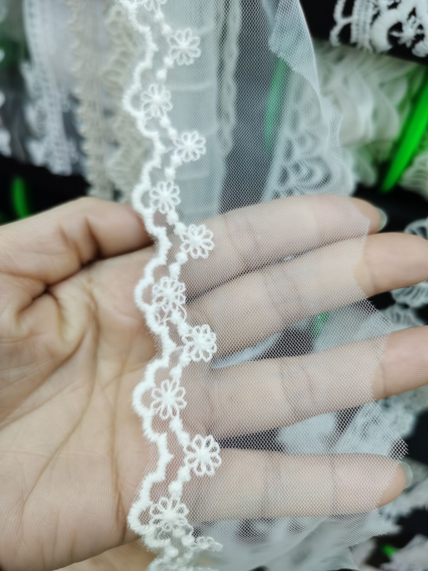 Wavy small flower edges of mesh cotton