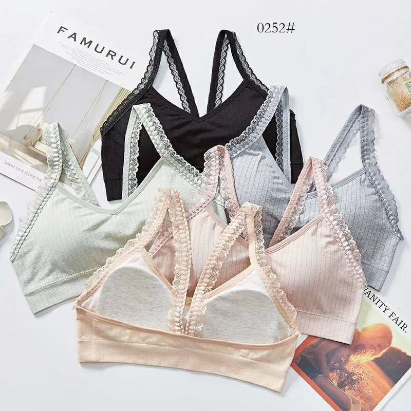 Mei Back 0252 full figure