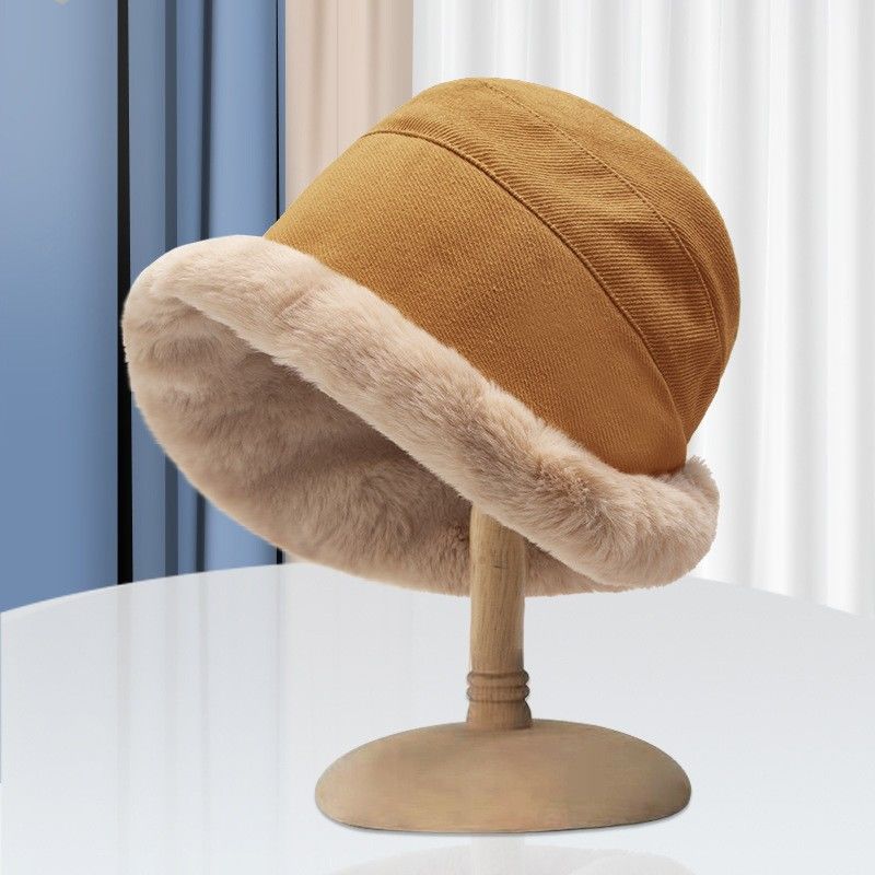 A versatile Japanese style hat for autumn and winter, a popular online celebrity with fleece lambskin fisherman's hat, a casual wide-brimmed warm fleece basin hat for women 1 Specification image