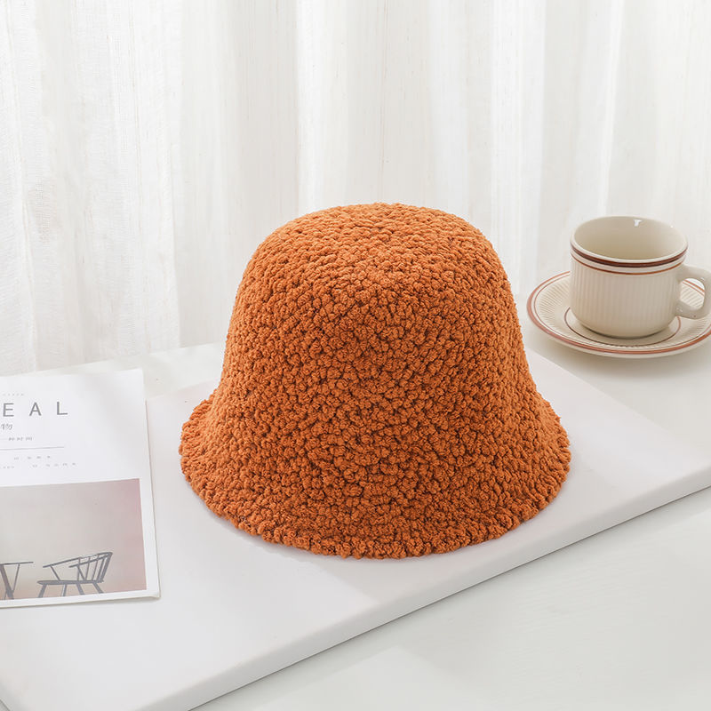 Autumn and winter women's woolen woolen hats are warm, fashionable and versatile. Fisherman hats are trendy for young people. Sheepskin basin hats and bucket hats details Picture