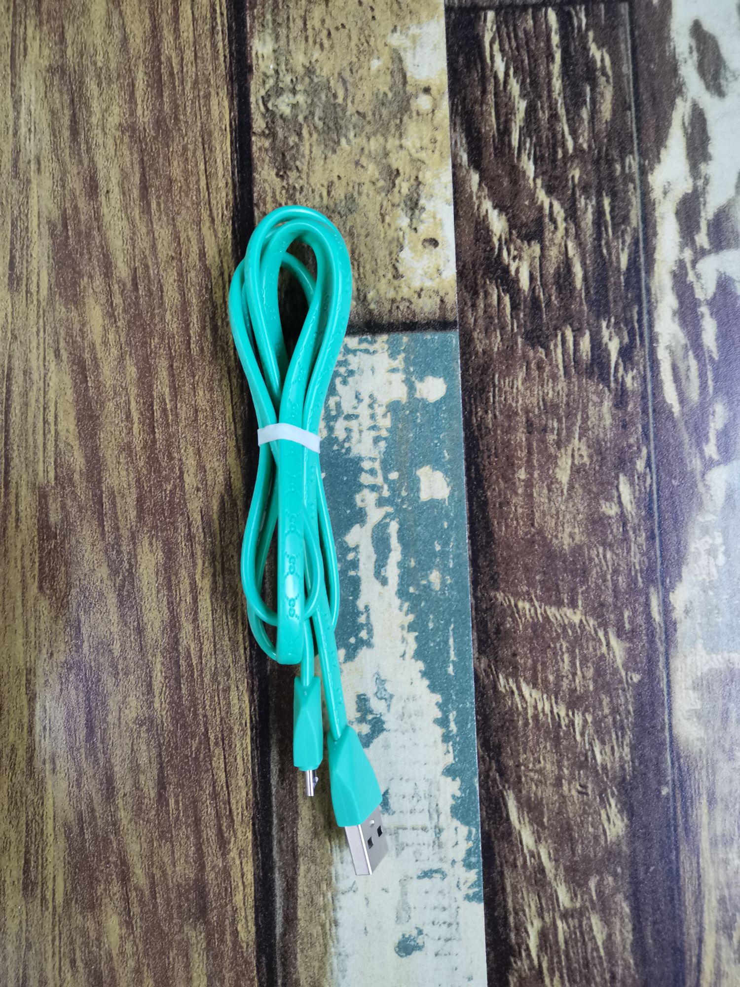 Guangdong Suoge electronic noodle charging mobile phone data cable Application Scenario