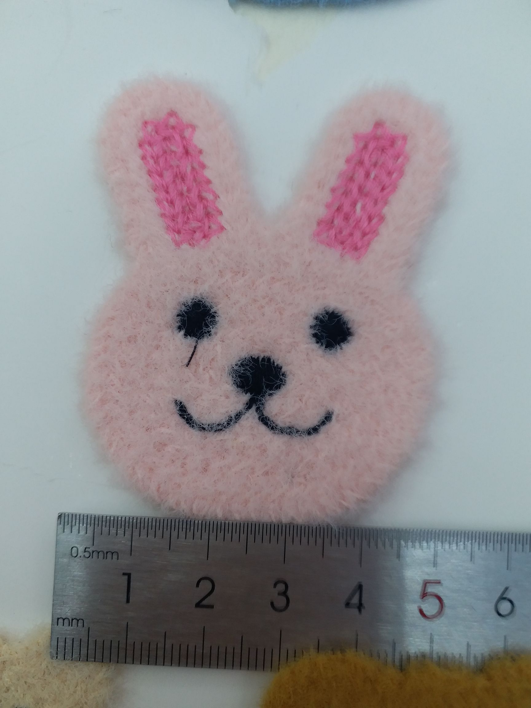 貂绒针织粉色兔