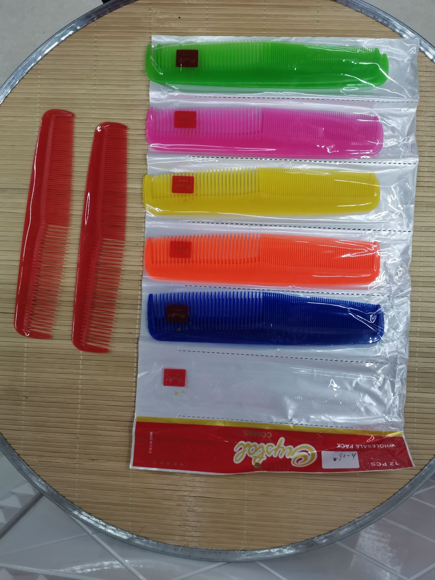 A-16塑料梳子，12PC一opp，混颜色。