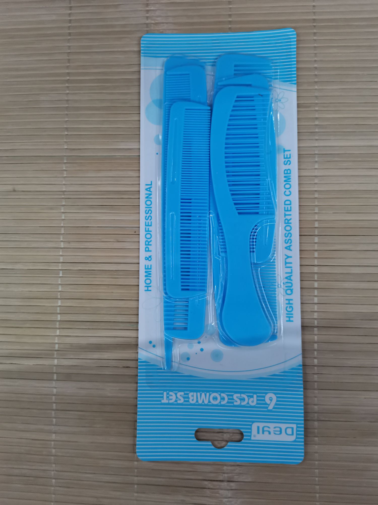112-6 plastic combs, 6PC per card, one color per card, 3-4 colors mixed in one box. One 480-card, 48-card inner box. Volume: 53*41*52. Application Scenario