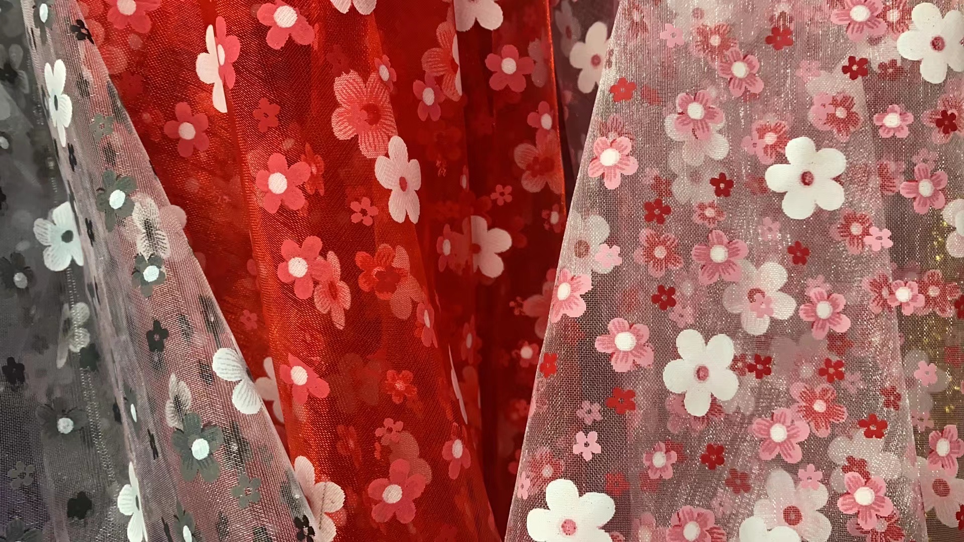 Direct sales of plum blossom yarn fabric from the manufacturer. New products of the current season are available for wholesale or retail