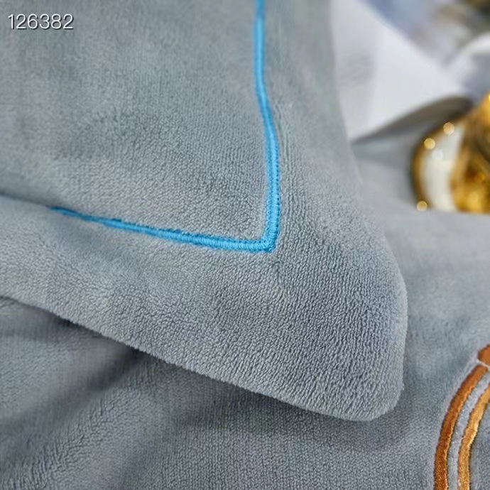 Milk velvet four-piece set details Picture