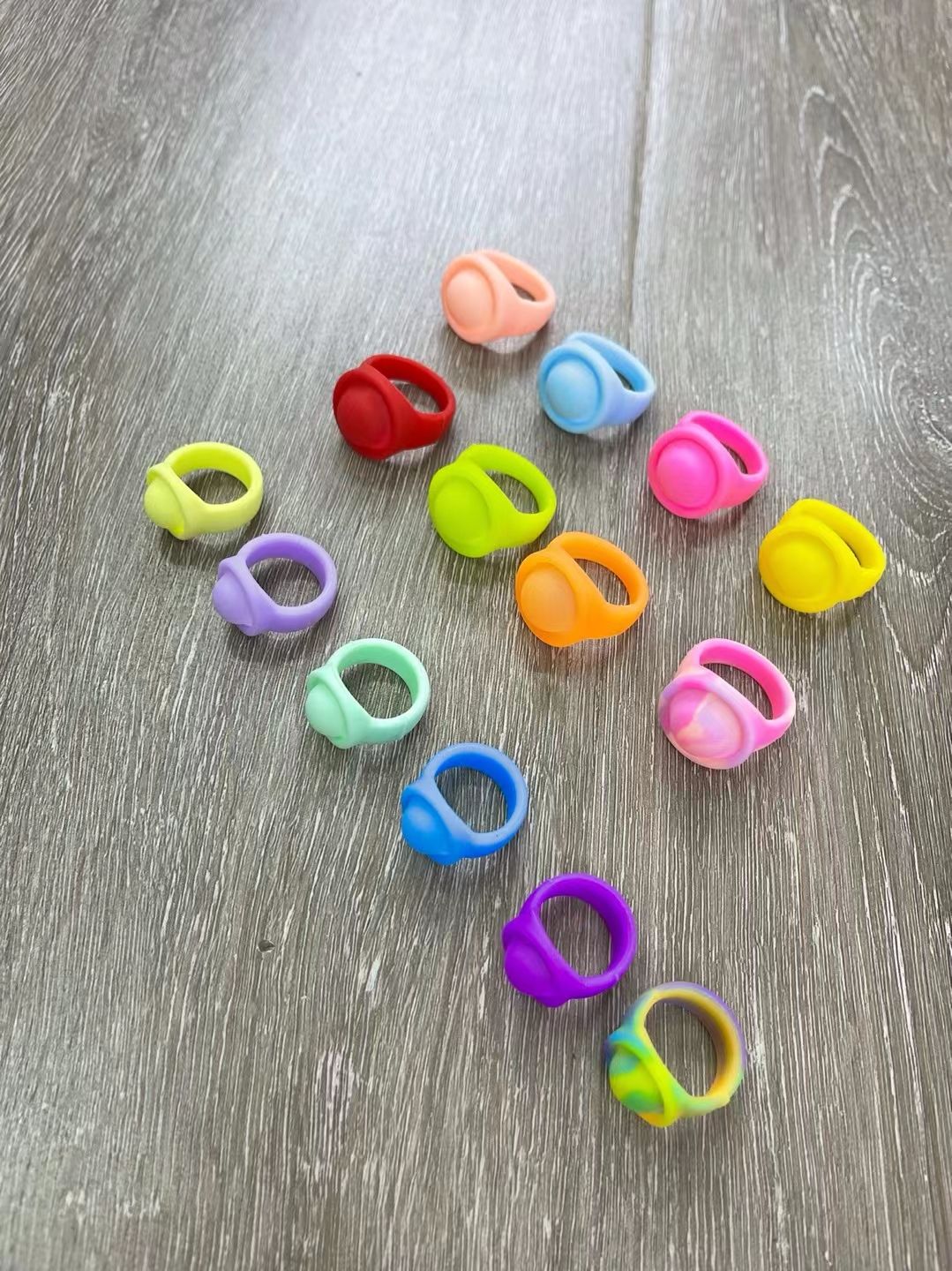 picture record of playing together to enhance feelings during parent-child interaction
