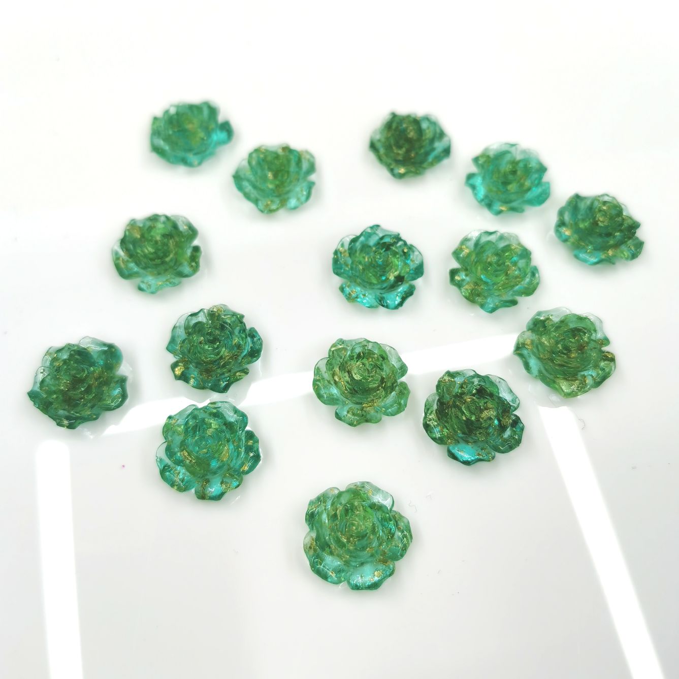 Rose 19mm gold foil effect ice-transparent hair accessory resin flower accessory earrings and earrings Application Scenario