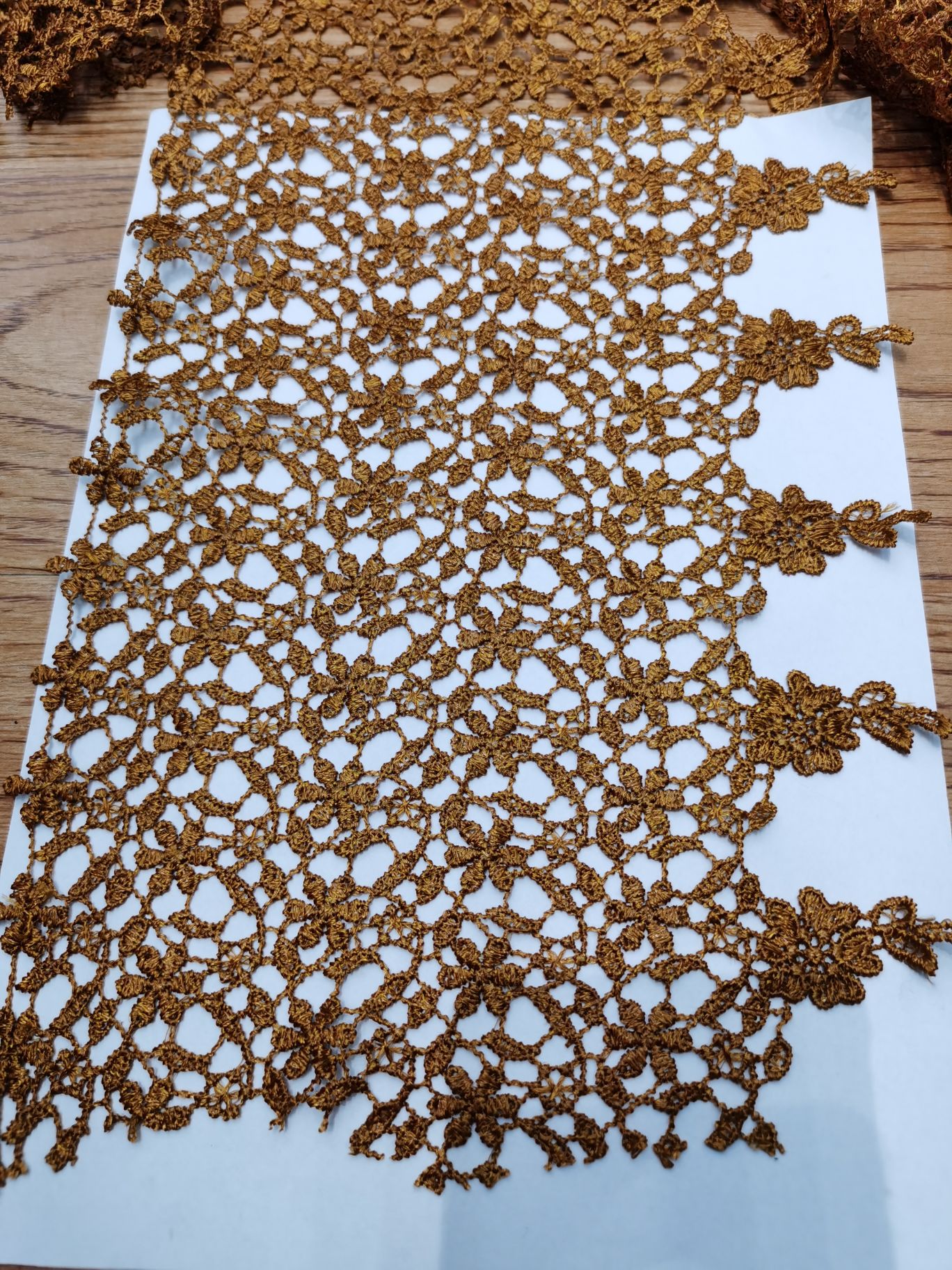 Wide barcode lace headscarf accessory details Picture