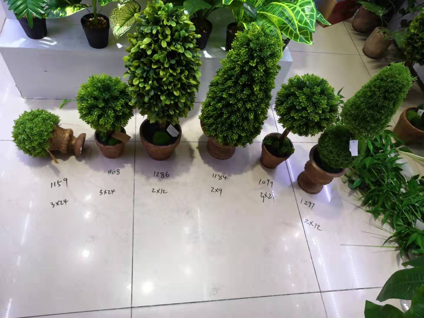 Bonsai 26, artificial handicrafts, decorative ornaments, artificial flowers are available in a wide variety of colors and types, with all sizes and specifications available. Customized orders based on samples are also available details Picture