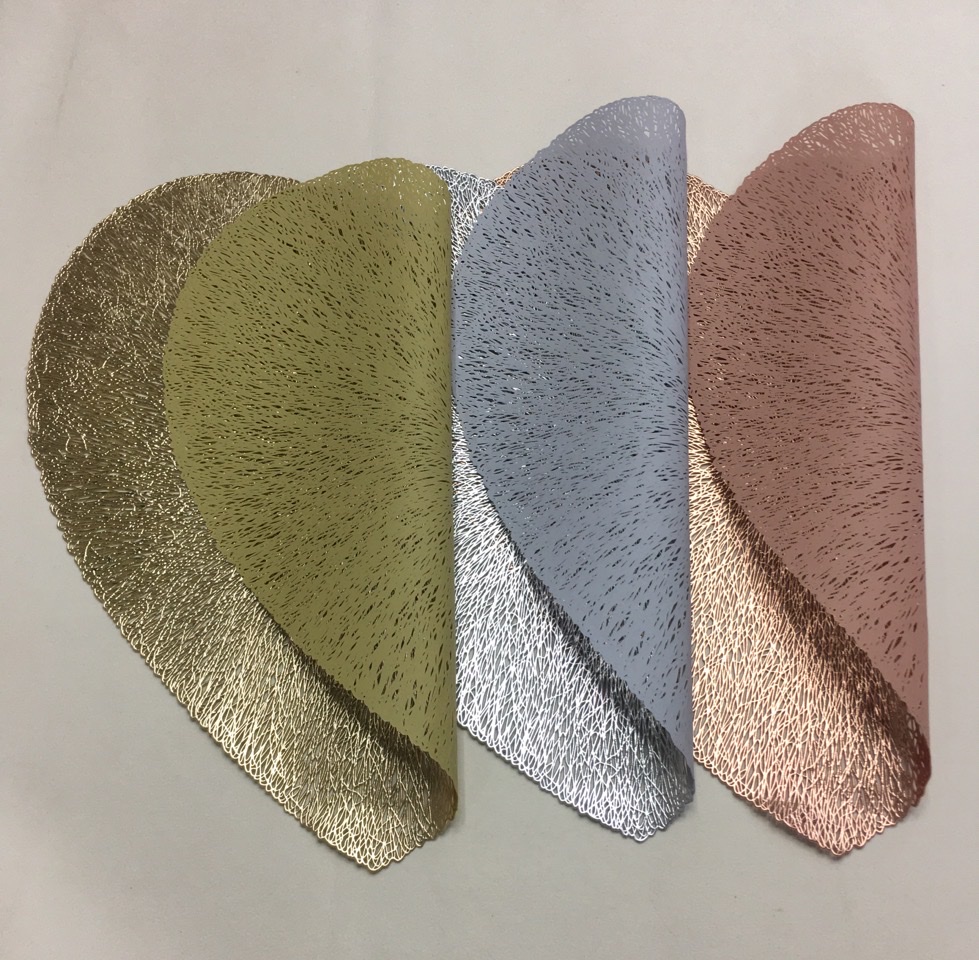 New heart-shaped cicada wing random thread heat insulation pad, household European-style placemat, PVC table mat, heat-resistant and heat-insulating Western placemat Item Picture