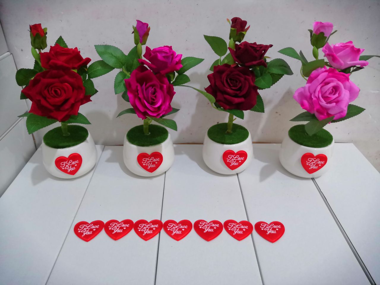 Bonsai 29, artificial handicrafts, decorative ornaments, and artificial flowers are available in a wide variety of colors and types, with all sizes and specifications available. Customized orders based on samples are also available